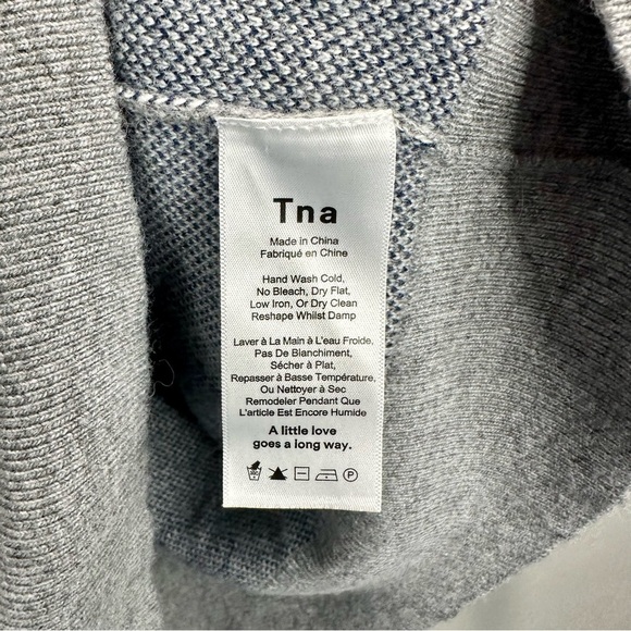 Aritzia TNA Logo Sweater Hoodie - Picture 4 of 5